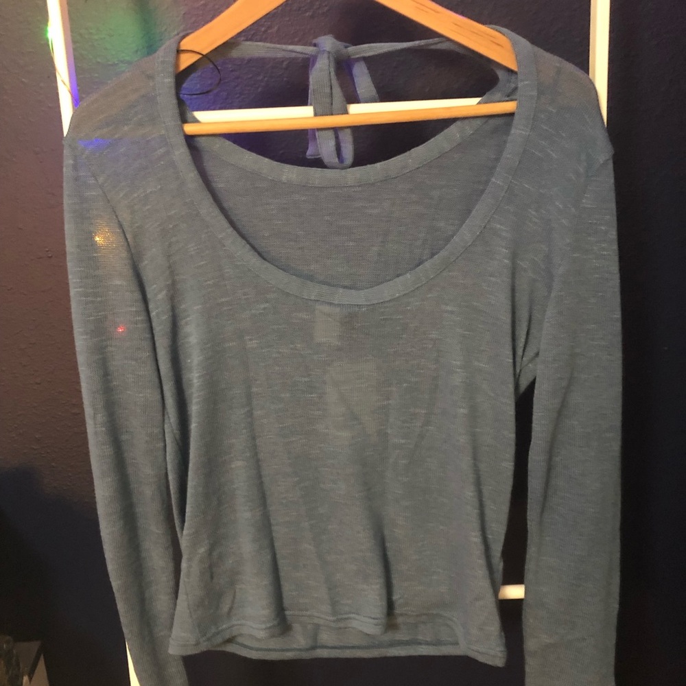 NWT H&M long sleeved knit top with tie detail